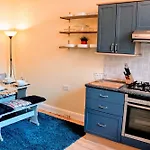 2 Bedroom Flat In City Centre