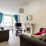 2 Bedroom Apartment Near City Centre