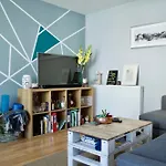 2 Bedroom Modern Apartment At The Shore