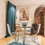 Stylish Georgian Flat In New Town