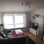 3 Bedroom Flat Near City Centre With Parking