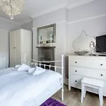 2 Bedroom Flat With Garden