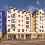 Amazing Apartments - Holyrood Road By Royal Mile