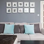Amazing Apartments - Holyrood Road By Royal Mile
