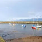 Musselburgh - Stylish 3 Bed With Stunning Sea Views