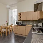 Spacious North St Andrew\'S Street Apartment