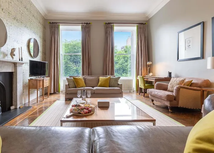 The Edinburgh Address - Castle View Apartment