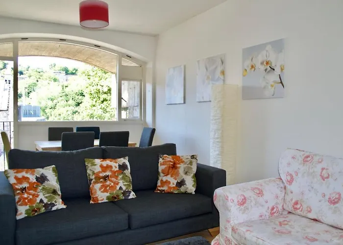 Central And Spacious Flat - Royal Mile