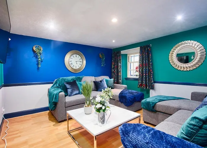 The Stunning Edinburgh Duplex Sleeps 8
