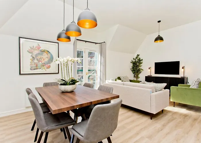 Newly Reno\'D 2 Bed With Free Parking