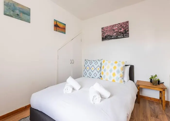 Beautiful 2 Bedroom Flat In Edinburgh