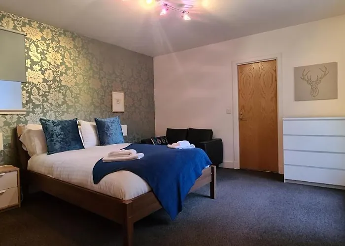 Pass The Keys Spacious 3Beds Flat Near City Centre - Free Parking