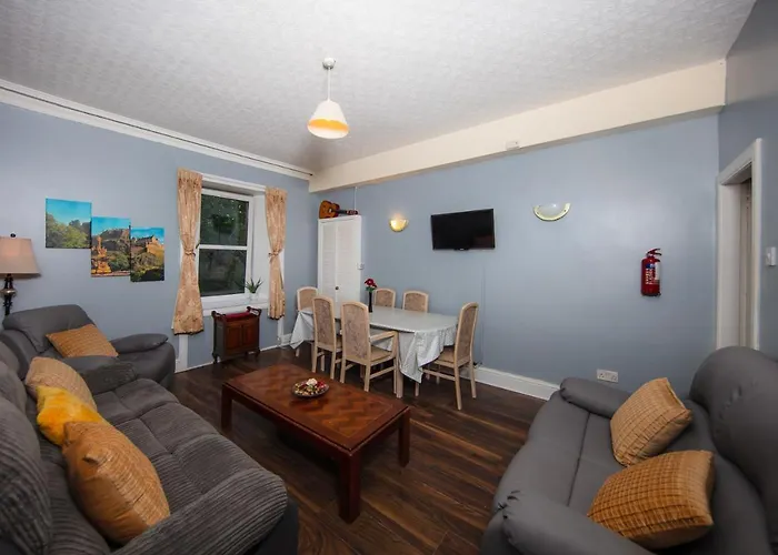 Super Central 4Bedroom Apartment At The Meadows