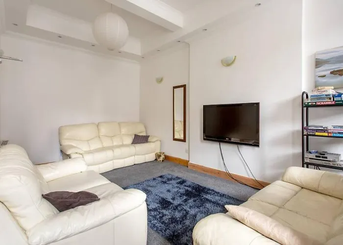 Joivy Spacious Apartment In The Old Town