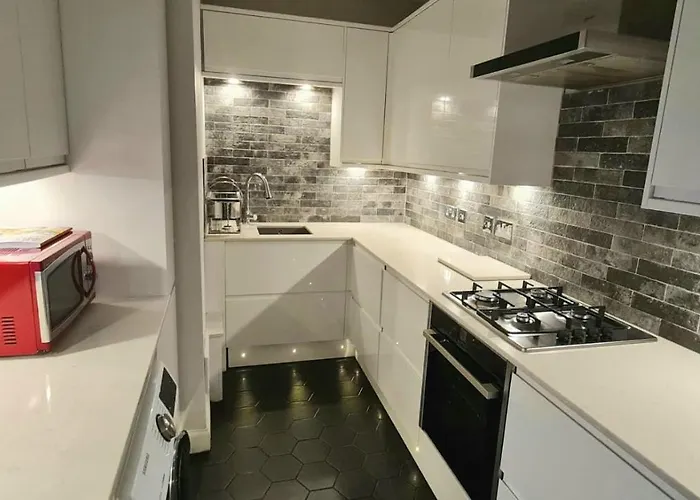 Stunning 2 Bedroom Georgian Apartment