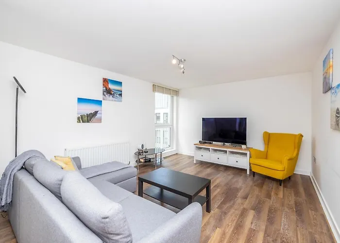 Joivy Modern 2 Bed Flat Near Inverleith Park, With Terrace And Free Parking