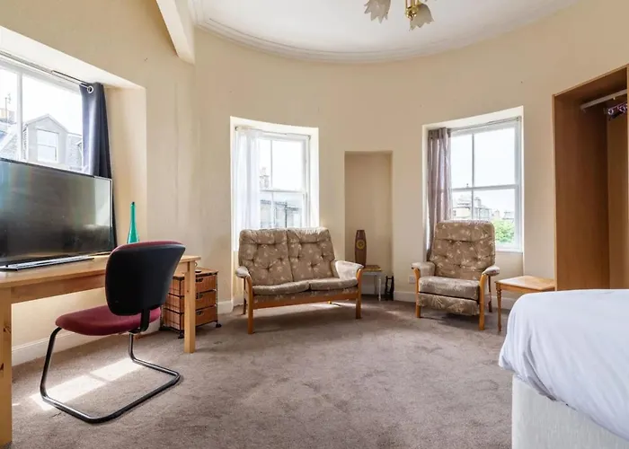 Cosy 2 Bedroom In Edinburgh Old Town