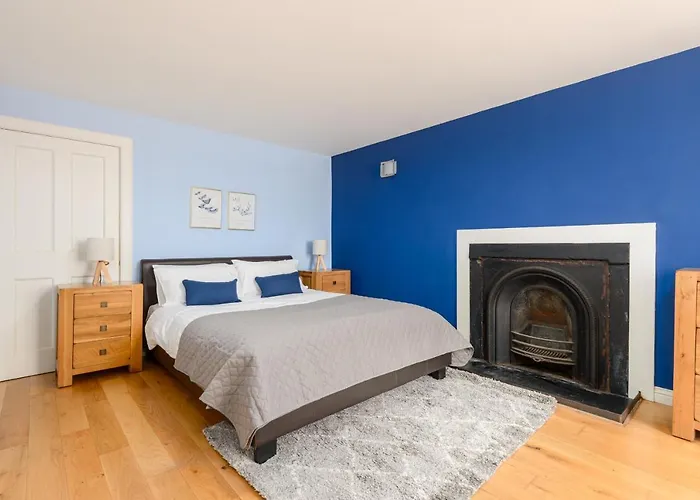 2Br New Town Garden Apartment