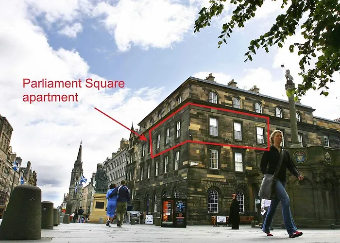 Parliament Sq Apt 12 Royal Mile