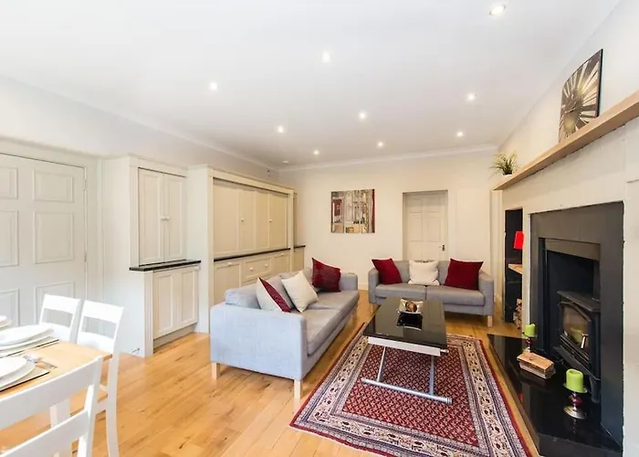 Self Catering , City Centre Apartment With Parking