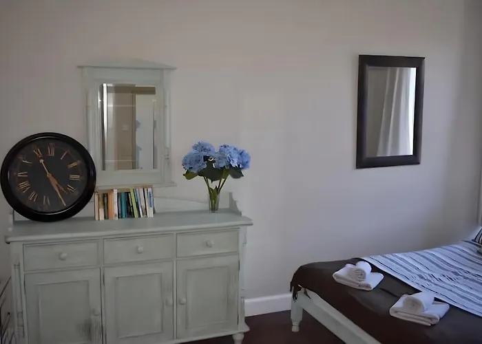 Edina Place -Lovely Central One Bedroom Apartment