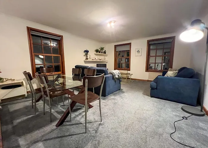 2Br Flat Historic Centre Sleeps 5