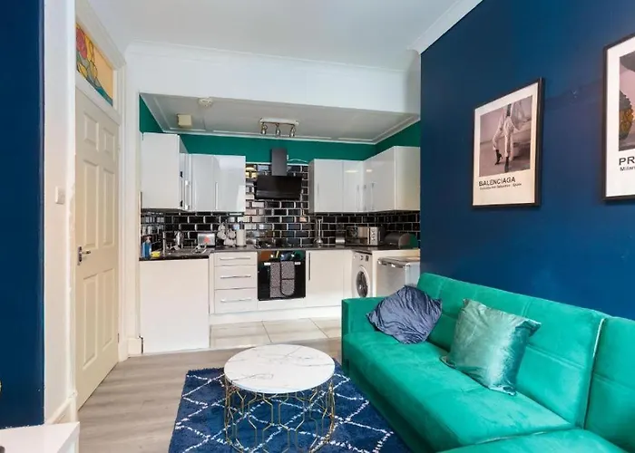 Boutique And Beautiful Edinburgh Abode