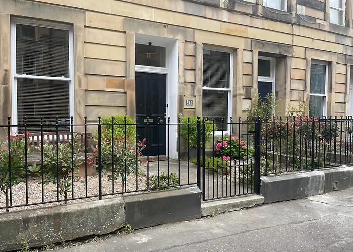 Oxford Apartment