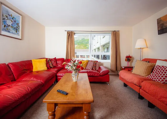 Fab Arthur Seat Views, Old Town Apartment