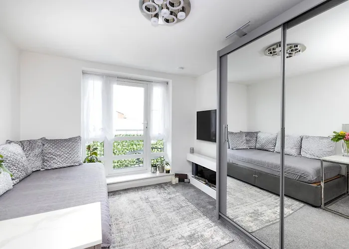 Joivy Elegant Flat With Balcony