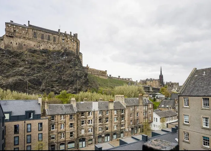 Edinburgh Castle Apartment
