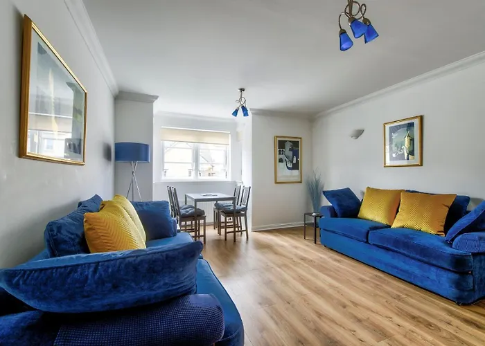 Guestready - Stylish Apt W/ Parking Near Edinburgh