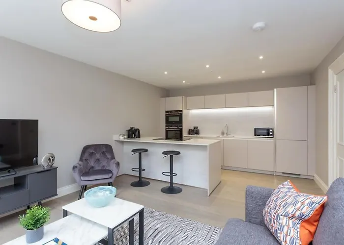Dragon Suites - Edinburgh City Centre 1 Bed Apartment