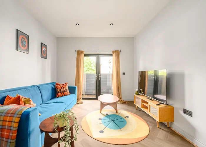 Trinity Flats By The House Of Danu