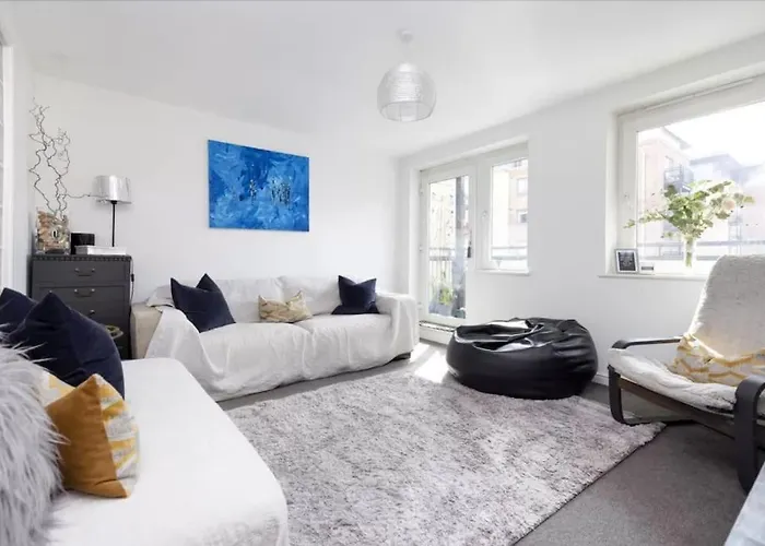 Stylish Flat With Free Parking