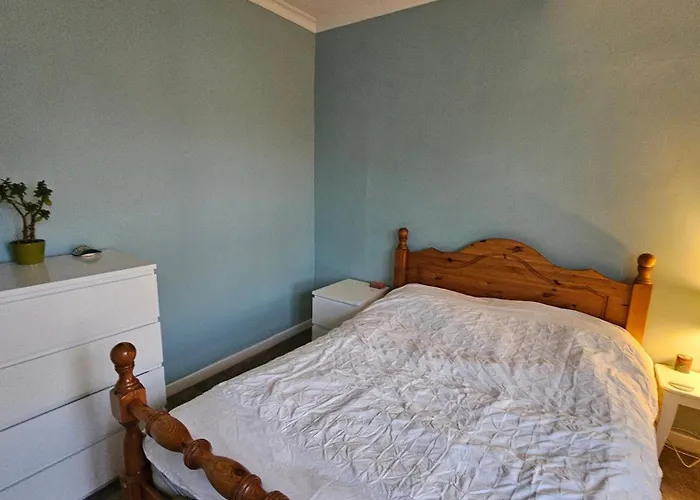 Double Room In Prestonfield Flat