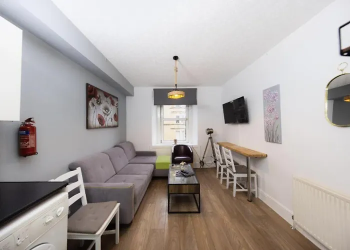 Warm & Welcoming Apartment In City Centre - Meadows 6