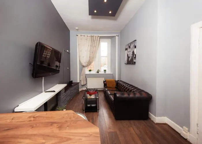 Warm Apartment By Holyrood Palace!