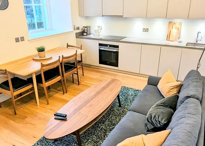 Luxury Apartment In Edinburgh City Center