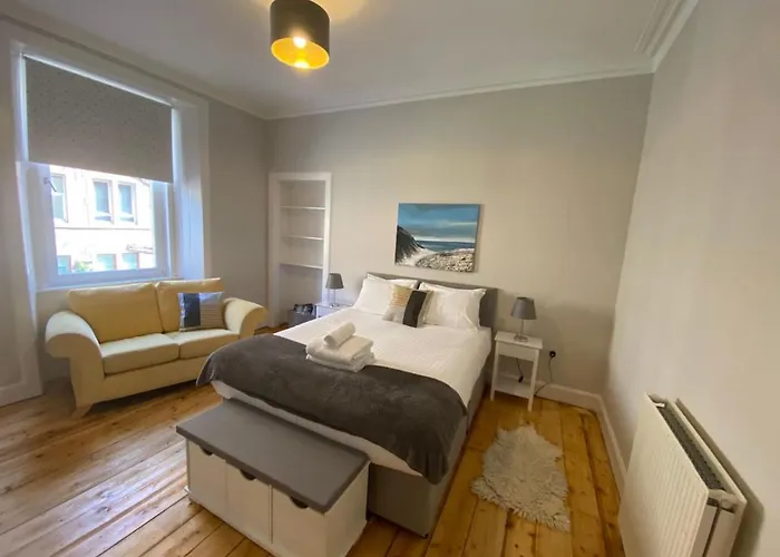 Gorgeous 2 Bed, City Apartment