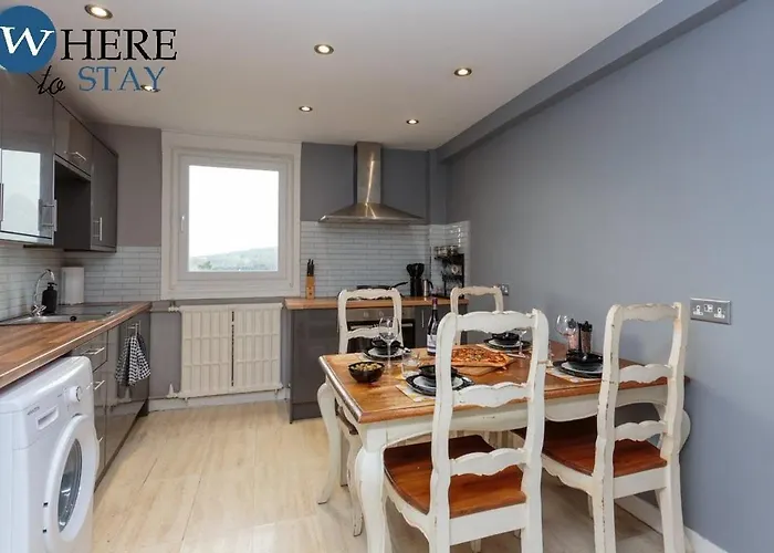 Stylish 3 Bedroom Apartment, Edinburgh