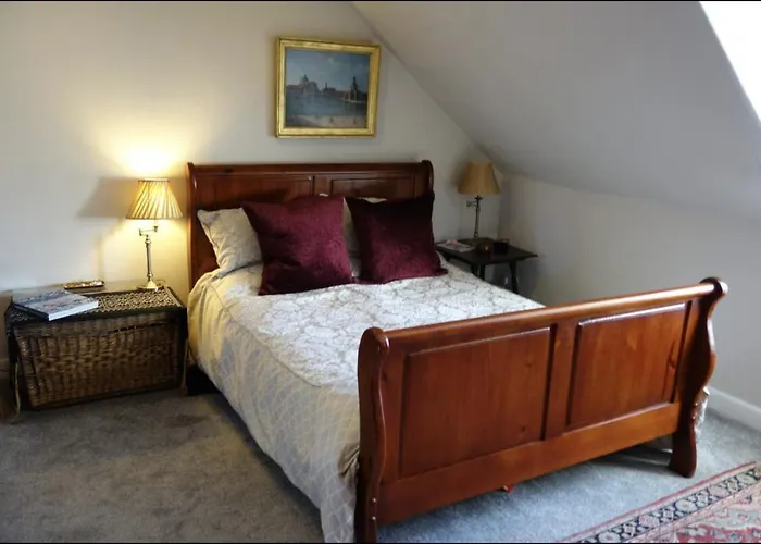 Stunning 2-Bedroom Georgian Flat, City Centre