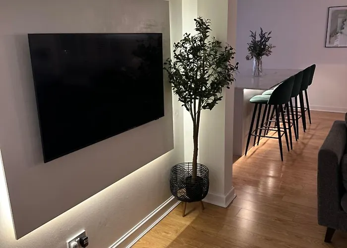 Lux 2 Bedroom Ground Floor Apartment