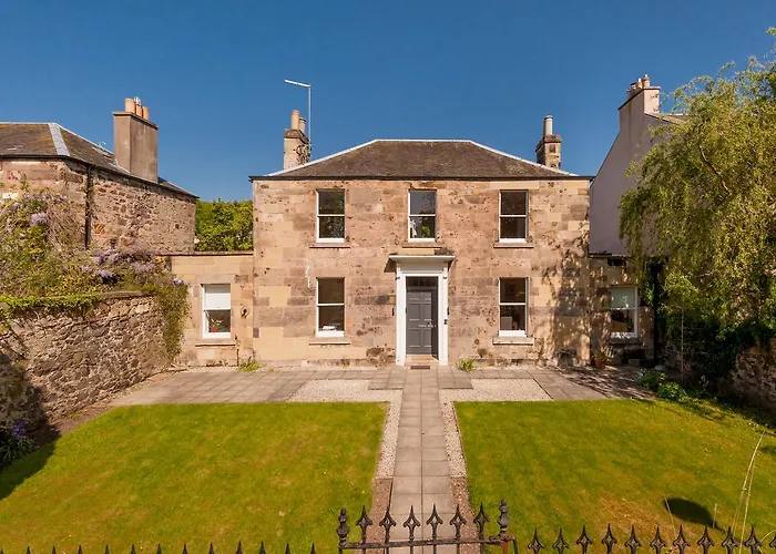 The Lochside House Residence