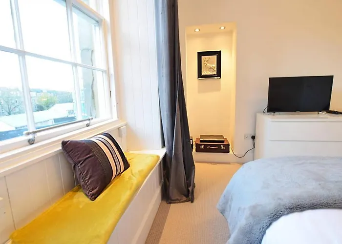 Joivy Modern City Centre Flat Next To Calton Hill