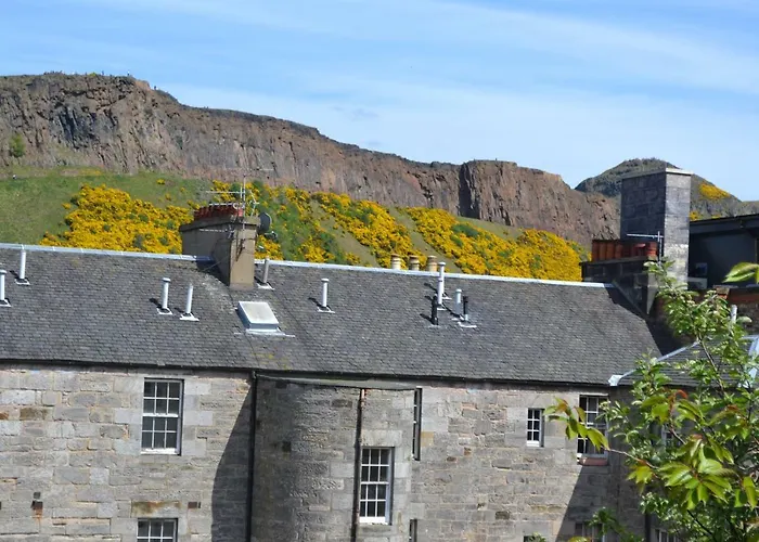 Gilmours Entry Edinburgh Luxury Apartment