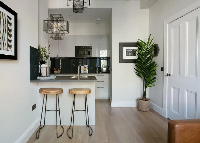 Holyrood Park City Centre Apartment