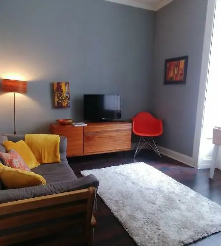 Trendy Leith Walk Apartment