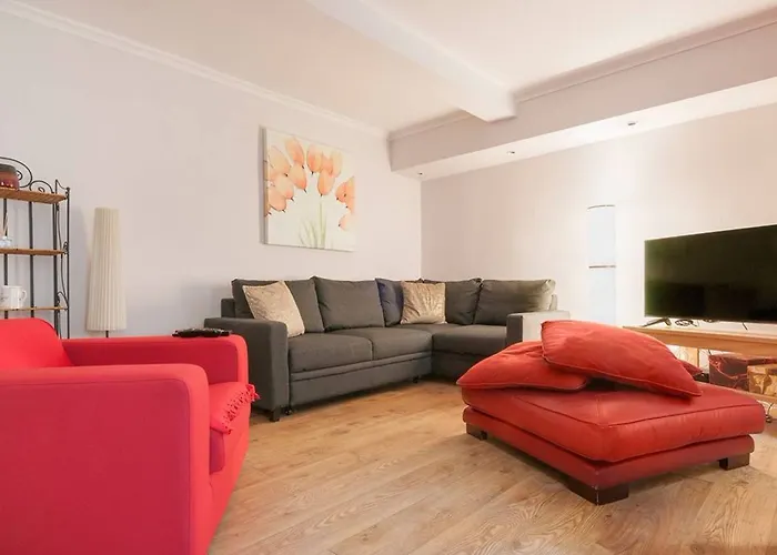 Stylish Georgian Flat In New Town