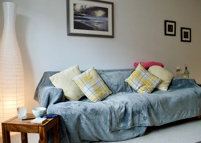 2 Bedroom Flat In Edinburgh